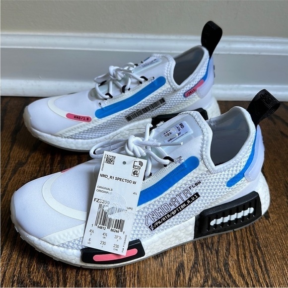 NWT Adidas NMD R1 Spectoo NASA Women’s Size 6 Shoes FZ3209 - Picture 1 of 7